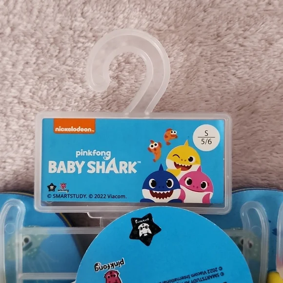 Toddler boy Baby Shark Flip Flops Brand New - Picture 4 of 10